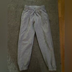 ARITZIA boyfriend sweatpants grey size xxs